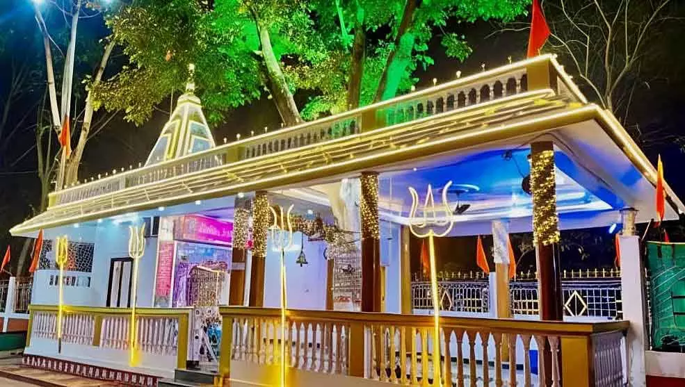Indore : मंत्रों और भक्ति के साथ मनाया गया महाशिवरात्रि उत्सव Indore : मंत्रों और भक्ति के साथ मनाया गया महाशिवरात्रि उत्सव