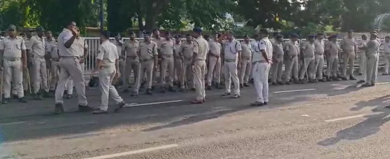 साइबर धोखाधड़ी पर नकेल कसने के लिए पूरे ओडिशा में ‘Operation Cyber Kavach’ शुरू किया साइबर धोखाधड़ी पर नकेल कसने के लिए पूरे ओडिशा में ‘Operation Cyber Kavach’ शुरू किया