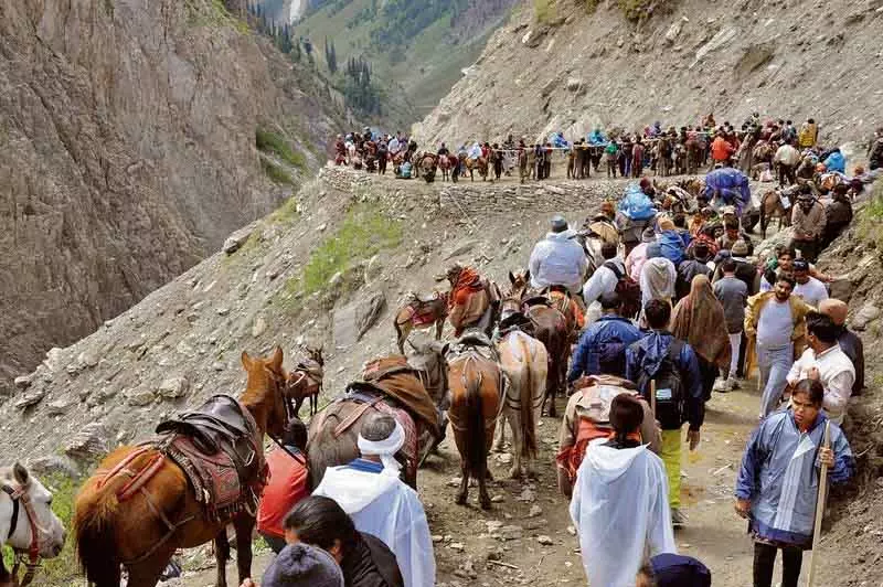 Kashmir के टॉप अधिकारी ने अमरनाथ यात्रा का काम समय पर पूरा करने को कहा Kashmir के टॉप अधिकारी ने अमरनाथ यात्रा का काम समय पर पूरा करने को कहा