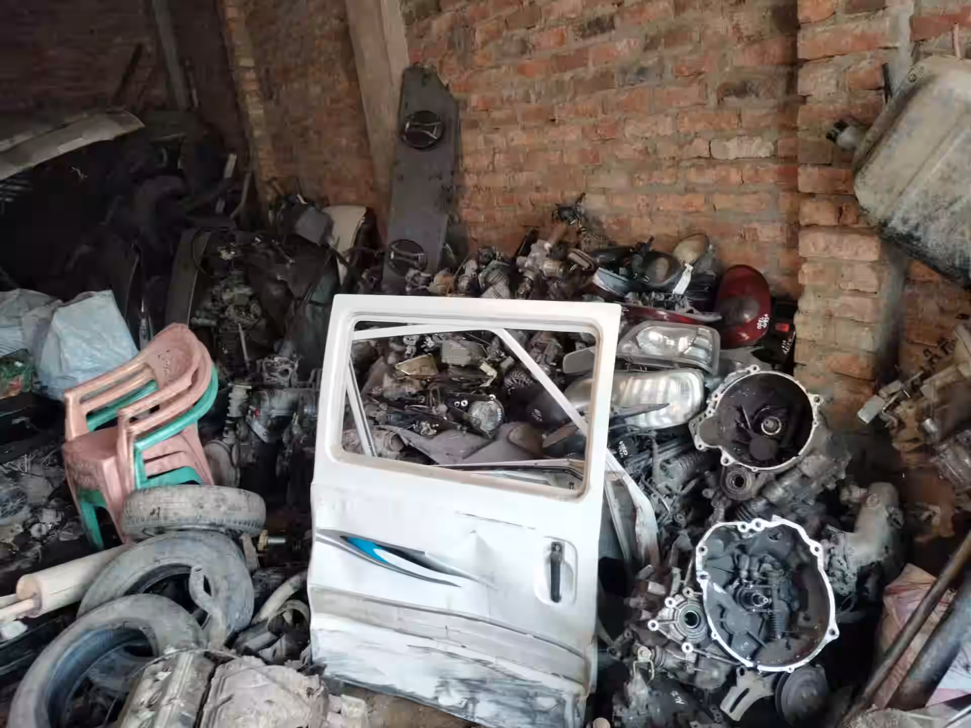 Lucknow: कबाड़ वाहन पर लाखों का फर्जी फ्यूल खर्च सामने Lucknow: कबाड़ वाहन पर लाखों का फर्जी फ्यूल खर्च सामने