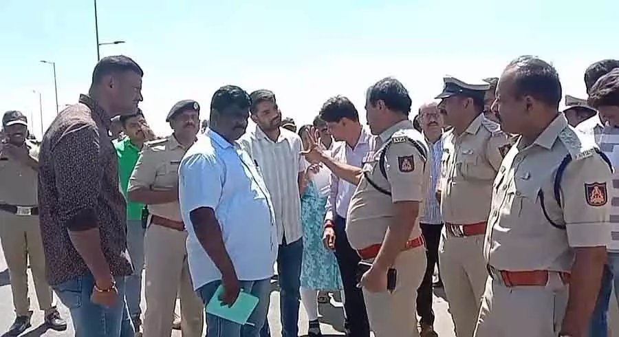 होसकोटे सीरियल एक्सीडेंट: कार 150 kmph की स्पीड से चल रही थी होसकोटे सीरियल एक्सीडेंट: कार 150 kmph की स्पीड से चल रही थी