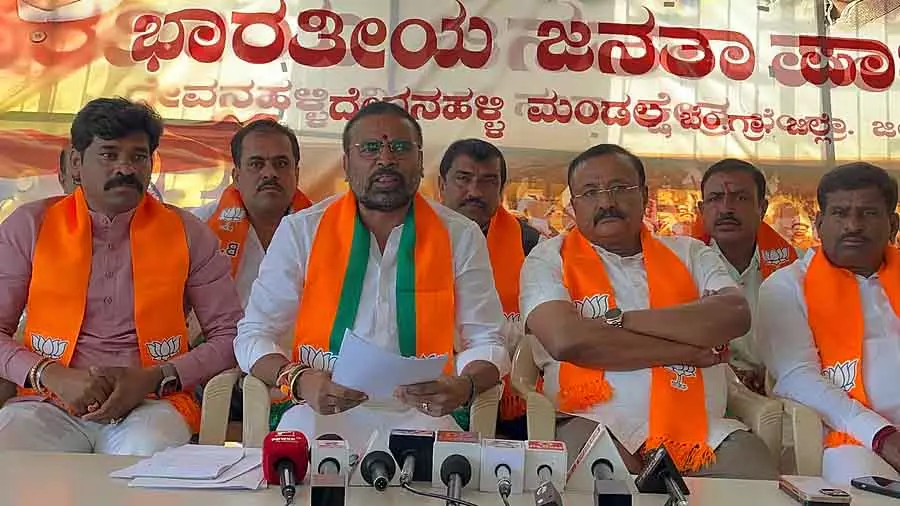 एक हजार दिन में Zero विकास: पूर्व सांसद मुनिस्वामी एक हजार दिन में Zero विकास: पूर्व सांसद मुनिस्वामी