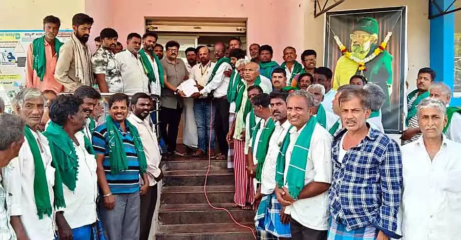 Channapatnam : रैयतनायक प्रो. एमडी नंजुंदास्वामी का जन्मदिन समारोह Channapatnam : रैयतनायक प्रो. एमडी नंजुंदास्वामी का जन्मदिन समारोह