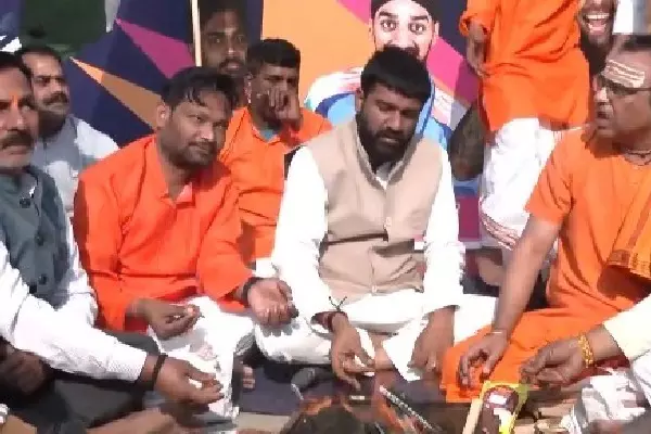 T20 वर्ल्ड कप: पाकिस्तान के खिलाफ जीत की दुआओं के साथ तैयार भारत T20 वर्ल्ड कप: पाकिस्तान के खिलाफ जीत की दुआओं के साथ तैयार भारत