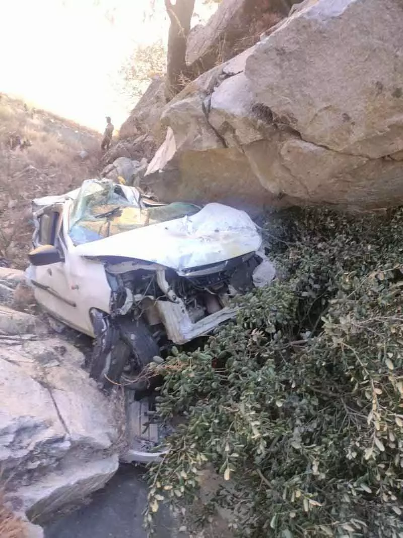 Kinnaur में सड़क हादसे में चार लोगों की मौत, एक घायल Kinnaur में सड़क हादसे में चार लोगों की मौत, एक घायल