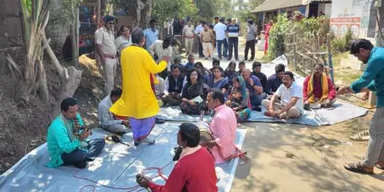 आंगनवाड़ी में दलित हेल्पर को लेकर जाति विवाद के बाद गतिरोध खत्म हुआ आंगनवाड़ी में दलित हेल्पर को लेकर जाति विवाद के बाद गतिरोध खत्म हुआ