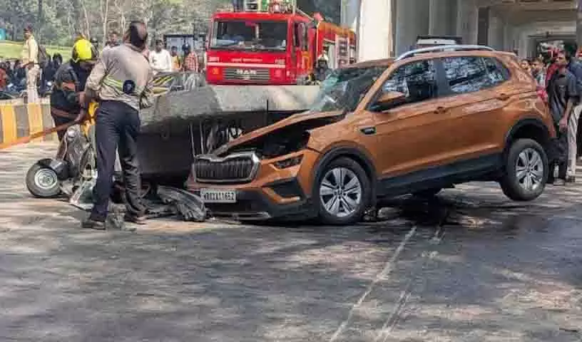 Mumbai Metro हादसा: स्लैब गिरने से 1 की मौत, 5 गिरफ्तार Mumbai Metro हादसा: स्लैब गिरने से 1 की मौत, 5 गिरफ्तार