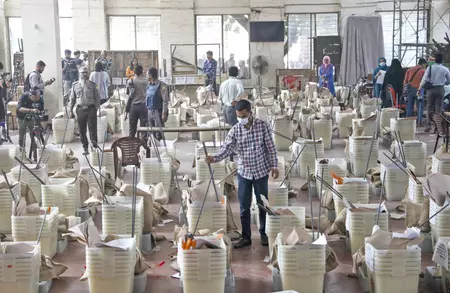 बांग्लादेश में चुनावी हिंसा से जुड़े चौंकाने वाले आंकड़े; साढ़े तीन महीने में 10 मौतें, 2503 घायल बांग्लादेश में चुनावी हिंसा से जुड़े चौंकाने वाले आंकड़े; साढ़े तीन महीने में 10 मौतें, 2503 घायल