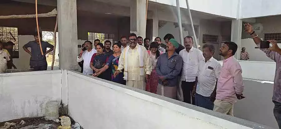 अधूरे काम का उद्घाटन निंदनीय: BC Patil अधूरे काम का उद्घाटन निंदनीय: BC Patil