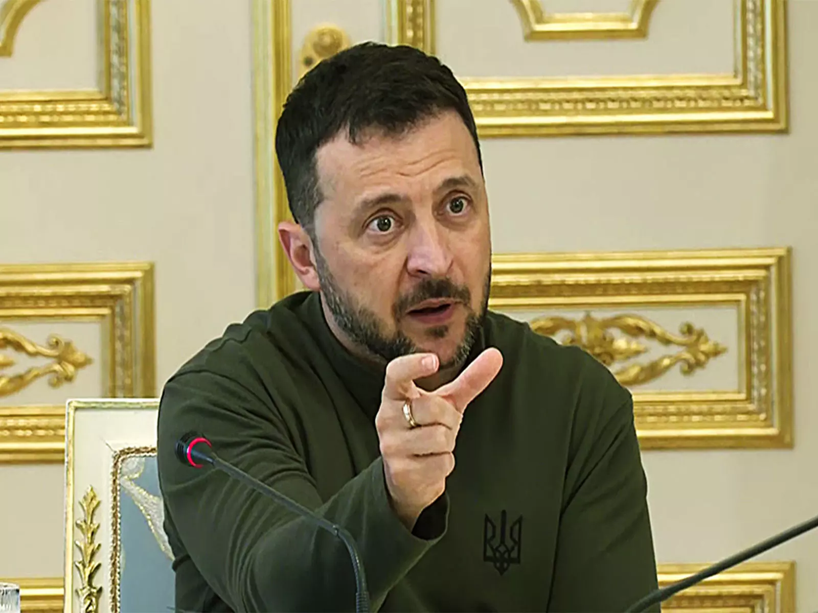 Zelensky ने जिनेवा में त्रिपक्षीय बैठक से पहले अमेरिकी दूतों विटकॉफ और कुशनर से बातचीत की Zelensky ने जिनेवा में त्रिपक्षीय बैठक से पहले अमेरिकी दूतों विटकॉफ और कुशनर से बातचीत की