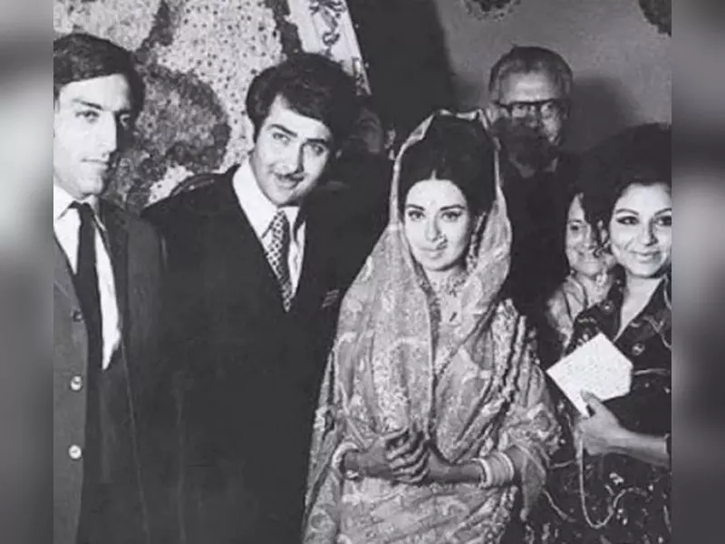 Saba Pataudi ने एक यादगार तस्वीर के साथ चाचा रणधीर कपूर को जन्मदिन की बधाई दी Saba Pataudi ने एक यादगार तस्वीर के साथ चाचा रणधीर कपूर को जन्मदिन की बधाई दी