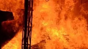 Tollygunge में लग्जरी रेजिडेंशियल बिल्डिंग में आग, कई फिल्मी सितारे सड़क पर उतरे Tollygunge में लग्जरी रेजिडेंशियल बिल्डिंग में आग, कई फिल्मी सितारे सड़क पर उतरे