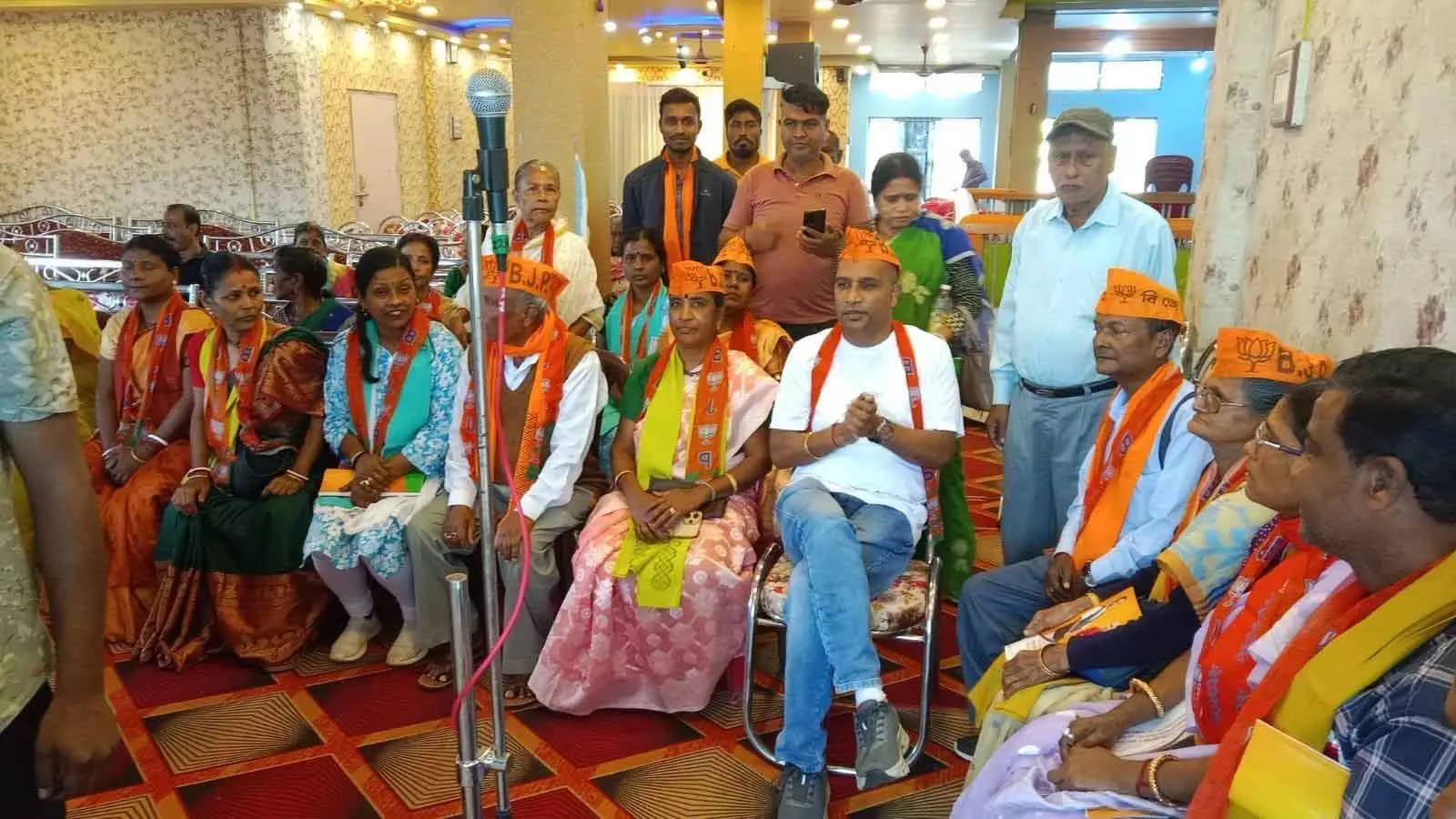 Kamalakhya Dey पुरकायस्थ कांग्रेस से सस्पेंड, BJP में शामिल होने की अटकलें Kamalakhya Dey पुरकायस्थ कांग्रेस से सस्पेंड, BJP में शामिल होने की अटकलें