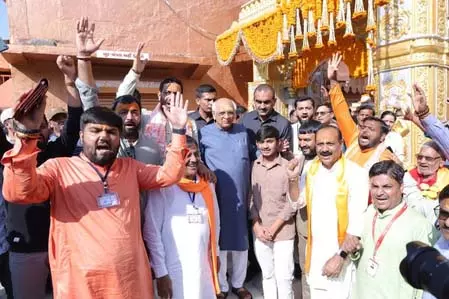 CM भूपेंद्र पटेल ने महाशिवरात्रि के पावन पर्व पर स्वयंभू भवनाथ महादेव की पूजा-अर्चना की CM भूपेंद्र पटेल ने महाशिवरात्रि के पावन पर्व पर स्वयंभू भवनाथ महादेव की पूजा-अर्चना की