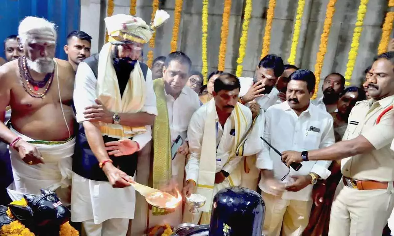सिंचाई मंत्री ने मेलचेरुवु-Hyderabad रेलवे लाइन के प्रस्ताव की घोषणा की सिंचाई मंत्री ने मेलचेरुवु-Hyderabad रेलवे लाइन के प्रस्ताव की घोषणा की