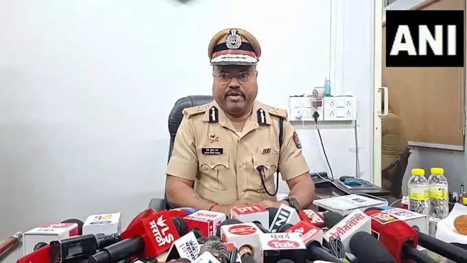 पुणे में कांग्रेस-बीजेपी कार्यकर्ताओं के बीच पत्थरबाजी, कई घायल: FIR दर्ज पुणे में कांग्रेस-बीजेपी कार्यकर्ताओं के बीच पत्थरबाजी, कई घायल: FIR दर्ज