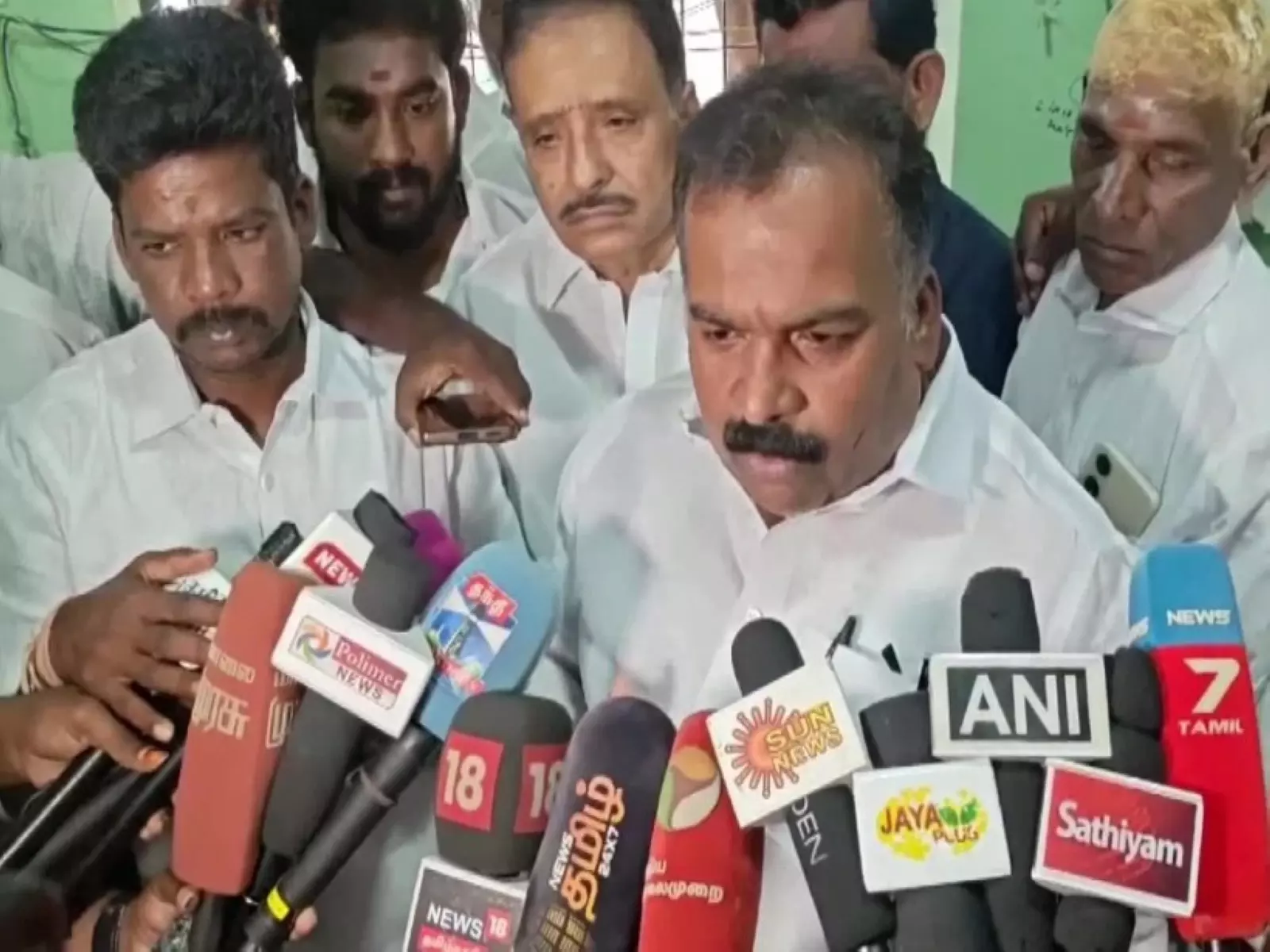 हम दूसरी पार्टियों की तरह दिशा बदलने वाले नहीं हैं: DMK गठबंधन वार्ता पर मणिकम टैगोर का बयान हम दूसरी पार्टियों की तरह दिशा बदलने वाले नहीं हैं: DMK गठबंधन वार्ता पर मणिकम टैगोर का बयान