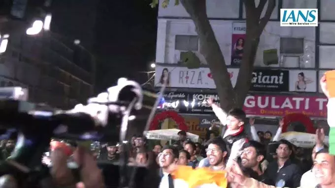 टी20 वर्ल्ड कप 2026: भारत ने पाकिस्तान को हराया, चंडीगढ़ में प्रशंसकों ने मनाया जीत का जश्न टी20 वर्ल्ड कप 2026: भारत ने पाकिस्तान को हराया, चंडीगढ़ में प्रशंसकों ने मनाया जीत का जश्न