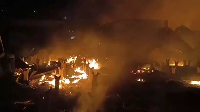 BREAKING: बेसमेंट पार्किंग में भीषण आग, 29 दोपहिया वाहन जलकर खाक, 5 घायल BREAKING: बेसमेंट पार्किंग में भीषण आग, 29 दोपहिया वाहन जलकर खाक, 5 घायल