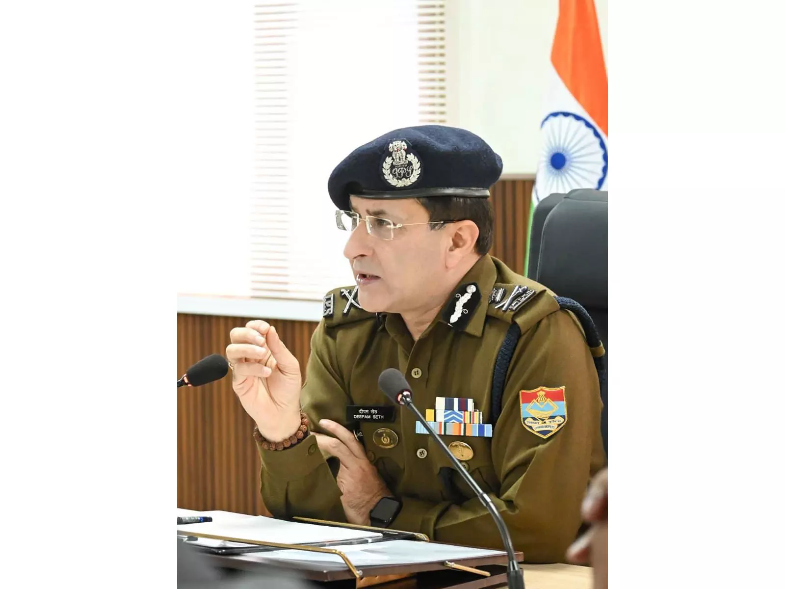 Uttarakhand पुलिस ने अवैध प्रवास पर अंकुश लगाने के लिए राज्यव्यापी व्यापक सत्यापन अभियान शुरू किया Uttarakhand पुलिस ने अवैध प्रवास पर अंकुश लगाने के लिए राज्यव्यापी व्यापक सत्यापन अभियान शुरू किया