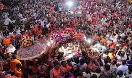 Ujjain: महाकाल की नगरी में महाशिवरात्रि पर भक्तों की भारी भीड़ Ujjain: महाकाल की नगरी में महाशिवरात्रि पर भक्तों की भारी भीड़