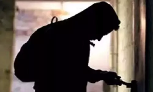ठेकेदार के घर 7 लाख की चोरी, FIR दर्ज नहीं की पुलिस ने