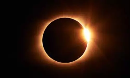 Solar Eclipse 2026: सूर्य ग्रहण में कैसे करें मंत्र जाप और साधना? जानिए ग्रहण काल के शुभ उपाय Solar Eclipse 2026: सूर्य ग्रहण में कैसे करें मंत्र जाप और साधना? जानिए ग्रहण काल के शुभ उपाय