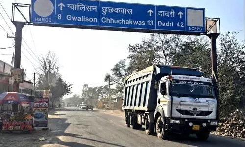 Jhajjar: बढ़ते सड़क हादसों पर रोक के लिए अधिकारियों से दीर्घकालिक समाधान की मांग