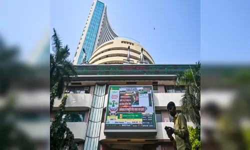 मिश्रित वैश्विक संकेतों से सपाट खुला शेयर बाजार, फार्मा सेक्टर में खरीदारी मिश्रित वैश्विक संकेतों से सपाट खुला शेयर बाजार, फार्मा सेक्टर में खरीदारी