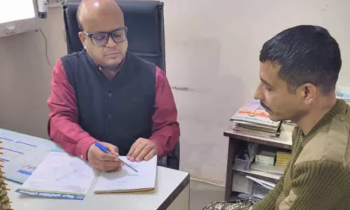 MP : नीमच के डॉक्टर ने CRPF जवानों का फ्री इलाज करके शहीदों को सम्मान दिया