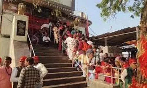 Maihar:महाशिवरात्रि पर आस्था का सैलाब,जयघोष से गूंजी मां शारदा की नगरी Maihar:महाशिवरात्रि पर आस्था का सैलाब,जयघोष से गूंजी मां शारदा की नगरी