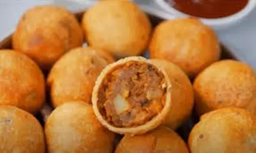 Aloo Pyaz Ki Kachori: ट्राई करें आलू-प्याज की कचौड़ी Aloo Pyaz Ki Kachori: ट्राई करें आलू-प्याज की कचौड़ी