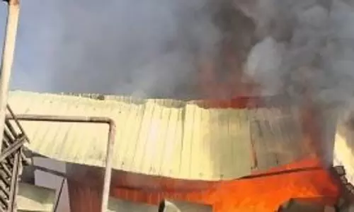 Sambalpur के कोल्ड स्टोरेज में आग लगने से करोड़ों का सामान जलकर खाक हो गया Sambalpur के कोल्ड स्टोरेज में आग लगने से करोड़ों का सामान जलकर खाक हो गया