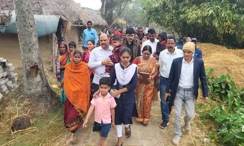 Odisha : केंद्रपाड़ा में तीन महीने के जाति विवाद के बाद आंगनवाड़ी केंद्र फिर से खुला Odisha : केंद्रपाड़ा में तीन महीने के जाति विवाद के बाद आंगनवाड़ी केंद्र फिर से खुला