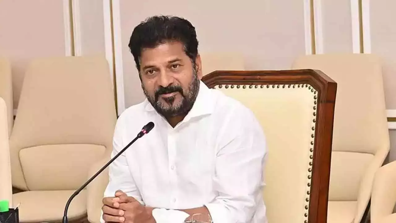 CM रेवंत ने मेयर चुनाव से पहले रणनीति की समीक्षा की CM रेवंत ने मेयर चुनाव से पहले रणनीति की समीक्षा की