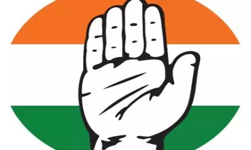 Karimnagar कॉर्पोरेशन के लिए लड़ाई: पांच पार्षद कांग्रेस में शामिल Karimnagar कॉर्पोरेशन के लिए लड़ाई: पांच पार्षद कांग्रेस में शामिल