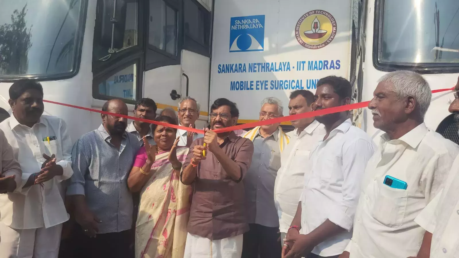 Andhra : इस्कापालेम में 9 दिन का मुफ़्त आई कैंप शुरू हुआ Andhra : इस्कापालेम में 9 दिन का मुफ़्त आई कैंप शुरू हुआ