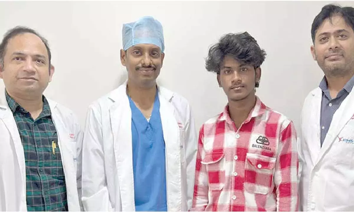 Andhra: 17 साल के लड़के की किडनी की एक रेयर चोट का इलाज किया गया Andhra: 17 साल के लड़के की किडनी की एक रेयर चोट का इलाज किया गया
