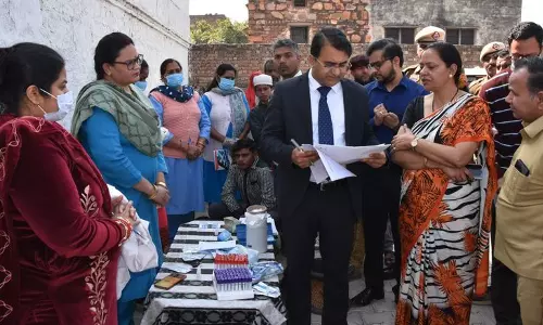 Palwal के एक गांव में 15 दिनों में चार बच्चों समेत 7 की मौत Palwal के एक गांव में 15 दिनों में चार बच्चों समेत 7 की मौत