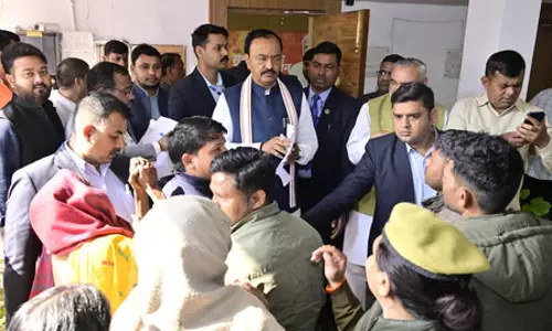 उपमुख्यमंत्री केशव प्रसाद मौर्य ने विधानसभा सत्र से पूर्व जनता दर्शन में सुनीं जन-समस्याएं