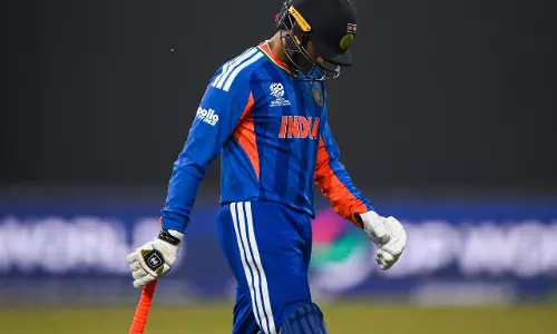 T20 वर्ल्ड कप में दो बार शून्य पर आउट, शास्त्री बोले– समय दो
