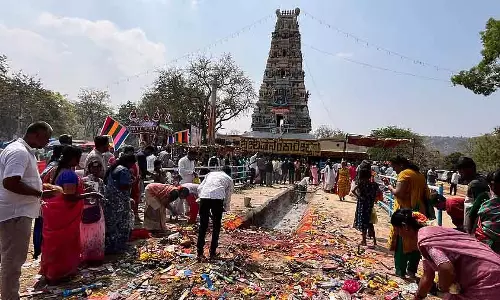 Kanakpur : शिव और महादेश्वर मंदिर में भक्तों की भीड़ Kanakpur : शिव और महादेश्वर मंदिर में भक्तों की भीड़