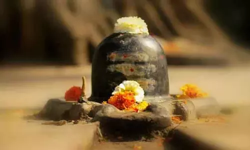 Gadag : तुंगभद्रा नदी के किनारे एक मंदिर में शरारती तत्वों ने शिवलिंग को क्षतिग्रस्त कर दिया