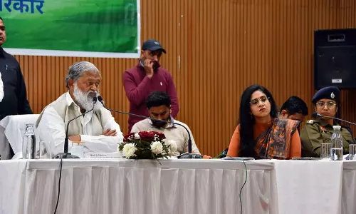 Haryana : नेटिज़न्स ने विज के वीडियो पर निशाना साधा