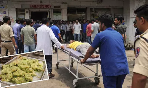 MP : जबलपुर में प्रसाद से फ़ूड पॉइज़निंग के बाद एक की मौत, दर्जन भर से ज़्यादा गंभीर MP : जबलपुर में प्रसाद से फ़ूड पॉइज़निंग के बाद एक की मौत, दर्जन भर से ज़्यादा गंभीर