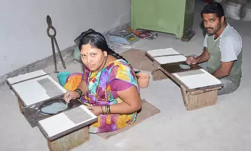 Belgaum : सोने और चांदी की अस्थिर कीमतें सुनारों के लिए एक समस्या Belgaum : सोने और चांदी की अस्थिर कीमतें सुनारों के लिए एक समस्या