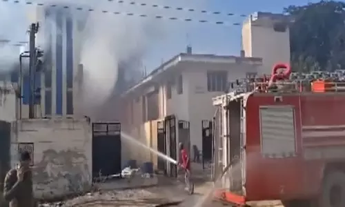 Bhiwadi में रासायनिक कारखाने में आग लगने से 7 लोगों की झुलसकर मौत Bhiwadi में रासायनिक कारखाने में आग लगने से 7 लोगों की झुलसकर मौत