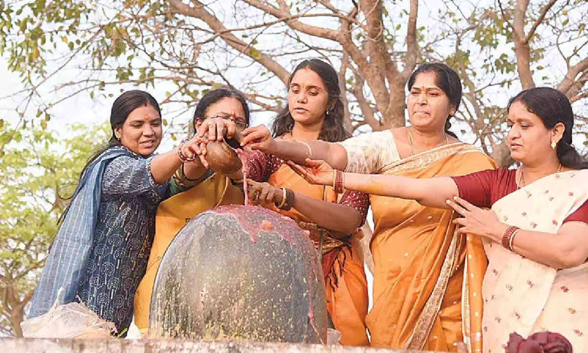 Telangana: तेलंगाना भक्ति के जोश में डूबा Telangana: तेलंगाना भक्ति के जोश में डूबा