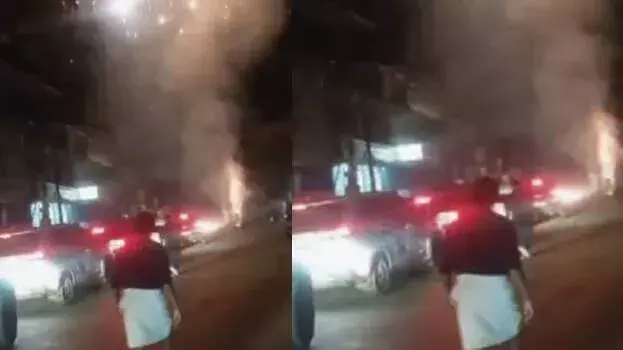kerala: शादी के जश्न के दौरान बीच सड़क पर पटाखे फोड़ने पर तीन लोगों के खिलाफ केस दर्ज kerala: शादी के जश्न के दौरान बीच सड़क पर पटाखे फोड़ने पर तीन लोगों के खिलाफ केस दर्ज