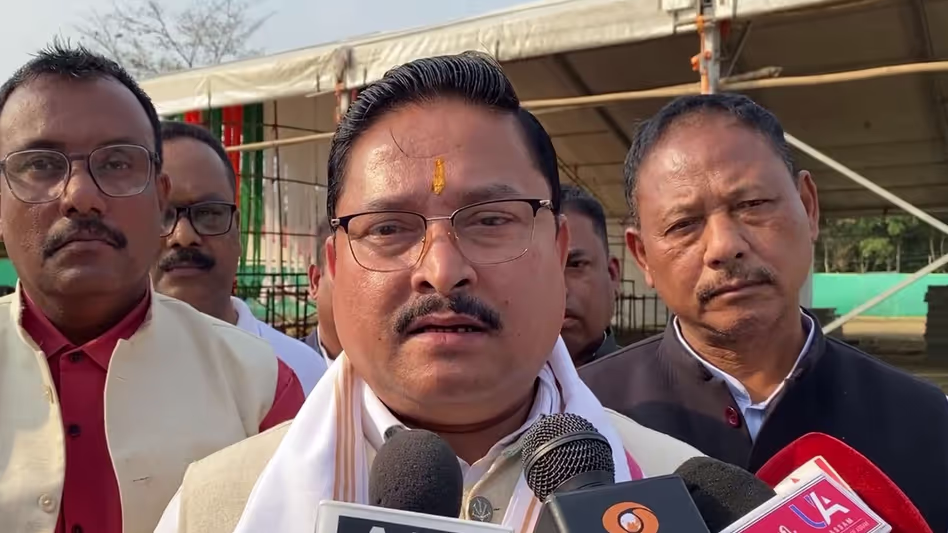 Dilip सैकिया ने मोरन इमरजेंसी लैंडिंग स्ट्रिप को लेकर गौरव गोगोई को फटकार लगाई Dilip सैकिया ने मोरन इमरजेंसी लैंडिंग स्ट्रिप को लेकर गौरव गोगोई को फटकार लगाई